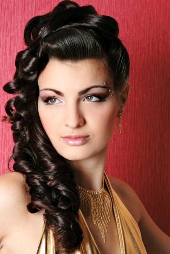 48 New hair style for female wedding for Oval Face