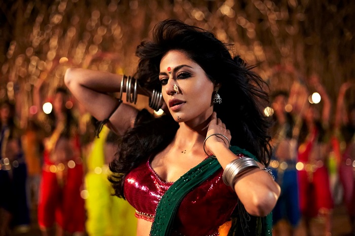 30 Best Breasts Of Bollywood | Welcomenri
