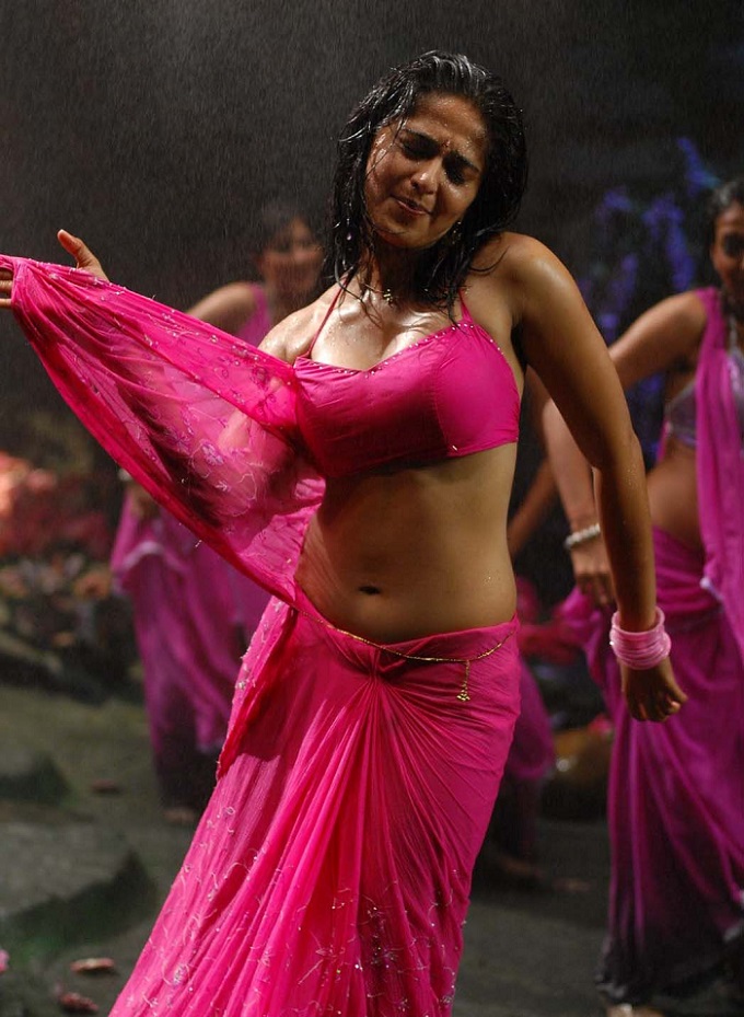 Anushka Latest Hot Navel Show Photos in Pink Saree, Anushka Shetty latest hot navel photos