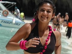 Nayanthara Hot Bikini Scene,nayanthara hot in bikini