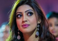 South actress Pranitha cute face wallpaper