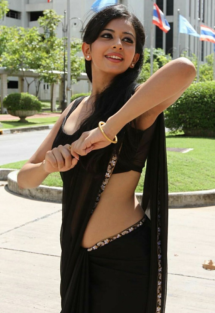 Rakul Preet Singh in black saree wallpaper in hd.