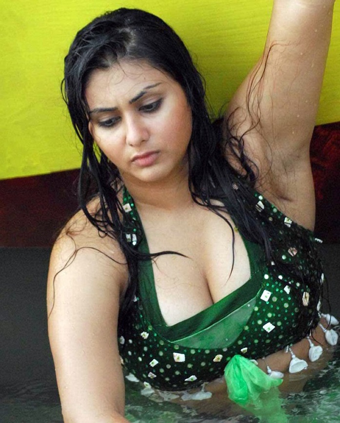 Tollywood actress Namitha cleavage wallpaper