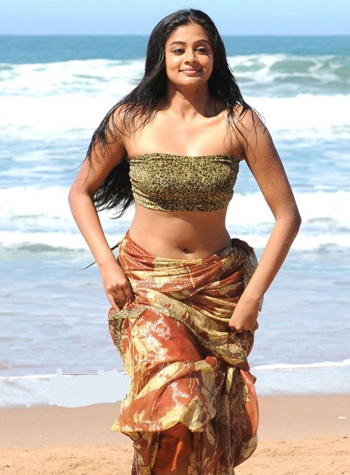Priyamani, tollywood actress latest pictures from her upcoming movie.