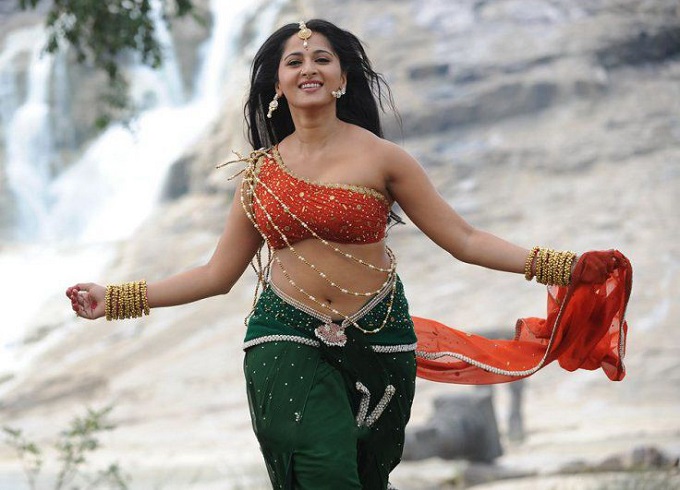 Anushka Shetty Hot Images in Rudhramadevi 