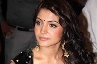 Anushka Sharma cleavage wallpaper in saree.