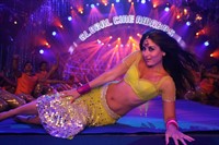 Kareena Kapoor stills from song halkat jawani.