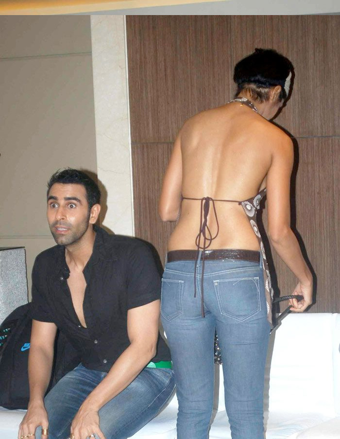 Indian Super Model Jesse Randhawa backless