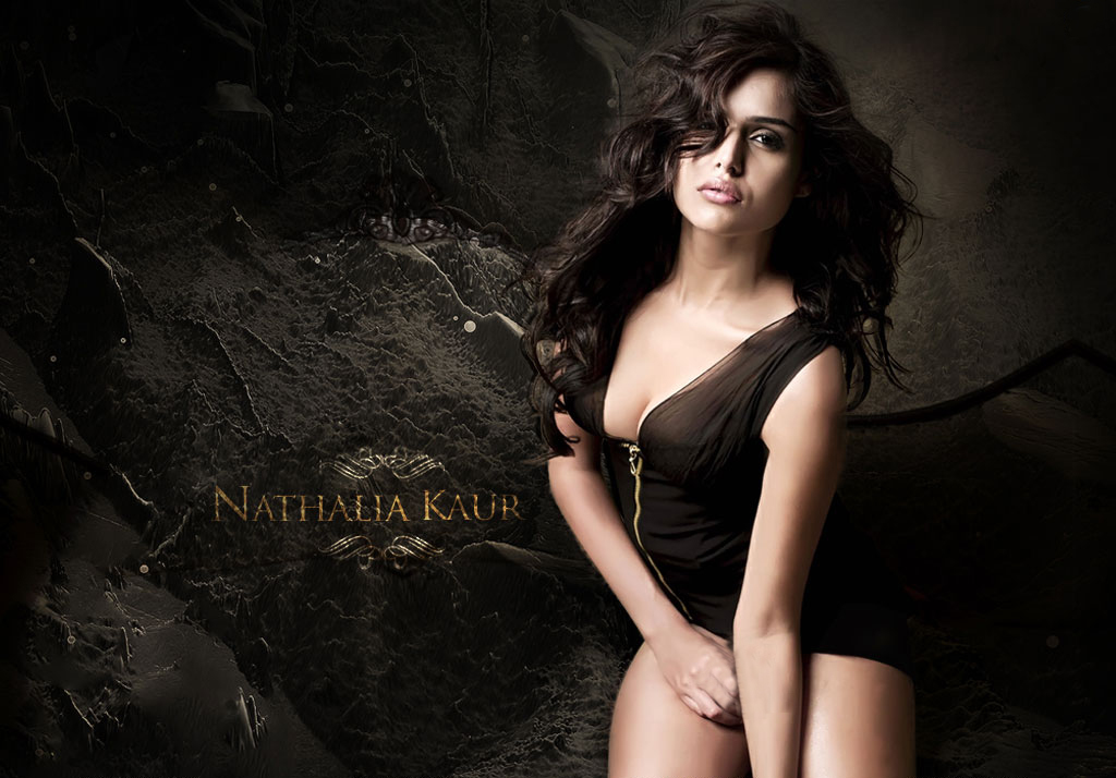 Nathalia Kaur sexy and bold pic