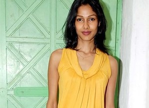Nethra Raghuraman sexy legs