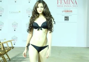 Zoya Afroz bold in bikini