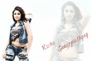 Richa Gangopadhyay sexy looks