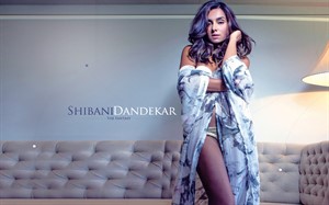 Shibani Dandekar sexy images