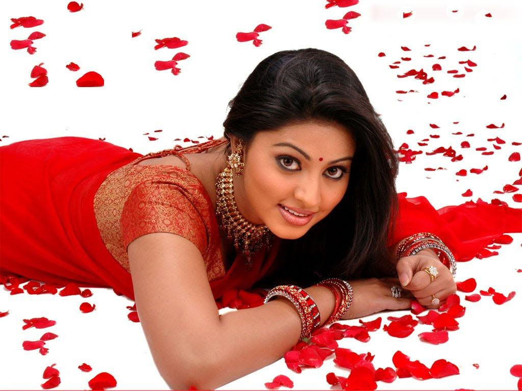 Suhasini Rajaram looking hot in red saree