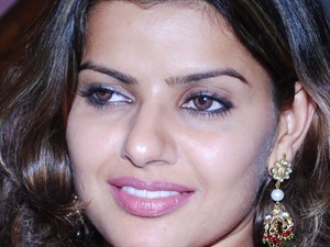 Bhojpuri actress Madhu Sharma cute face