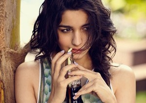 high resolution HD wallpapers with thousands of Alia Bhatt pictures, photos, pics
