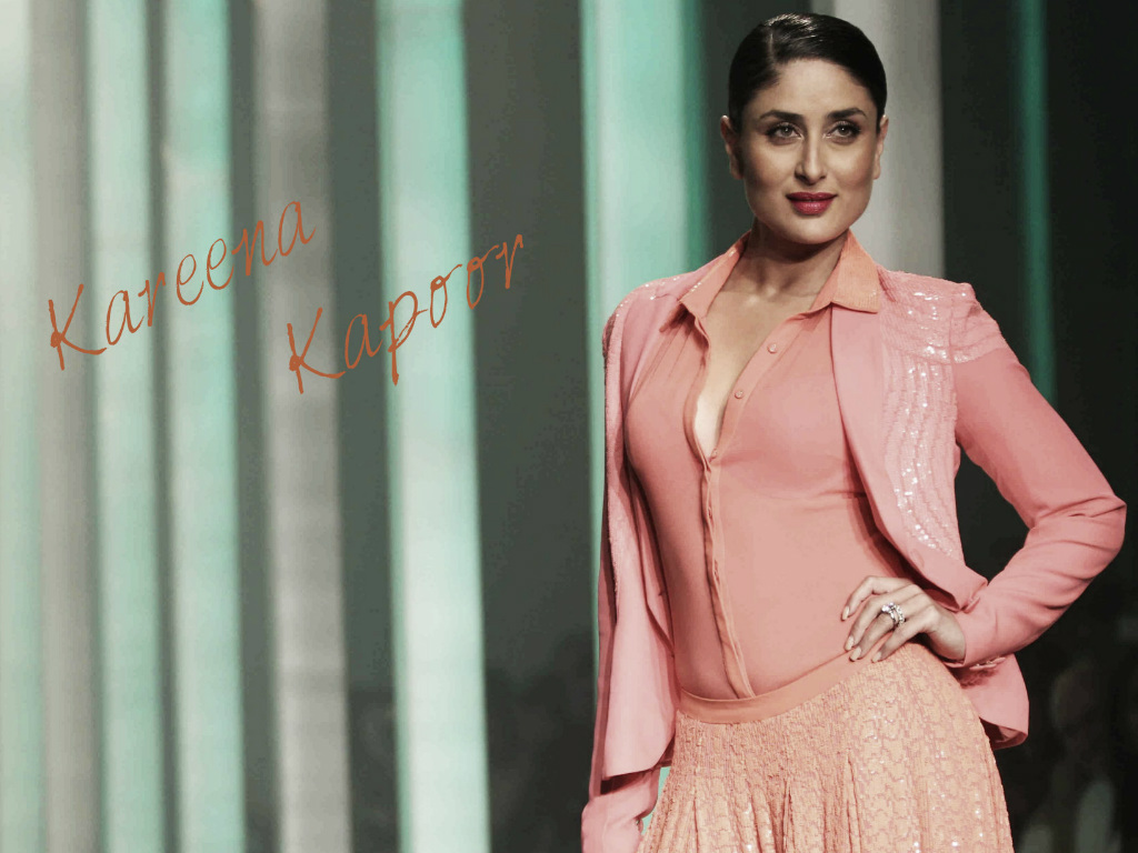 Kareena Kapoor latest wallpaper,sexy picture,hd images,hot kareena in pink