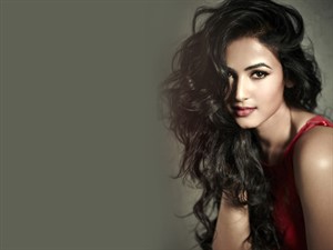 Sonal Chauhan hot latest wallpapers