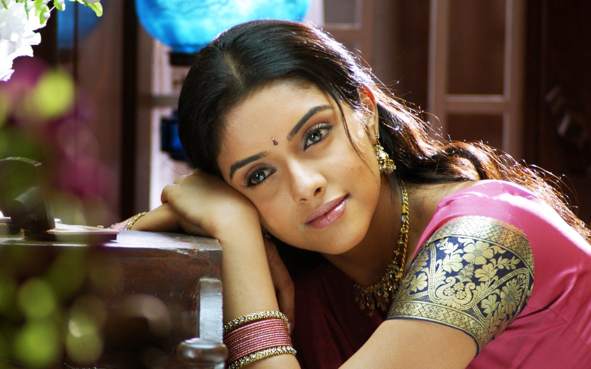 Asin look in south indian movie wallpaper