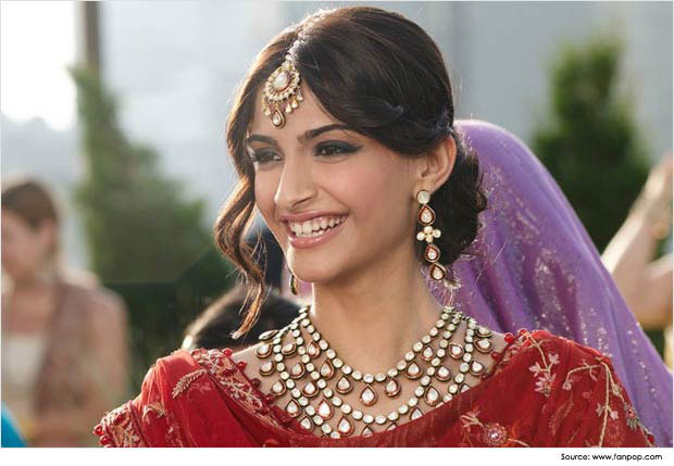 Top 12 Sexy Hairstyles for Sarees | Saree Hairstyles | Welcomenri Top 12 Sexy Hairstyles for Sarees | Saree Hairstyles | Welcomenri