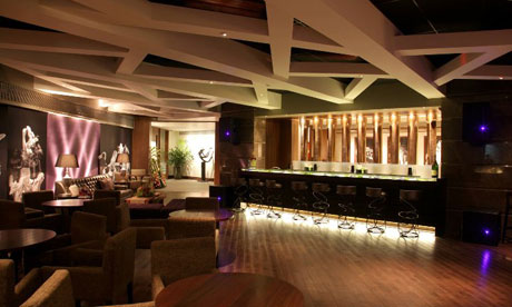 best bars and clubs in Mumbai