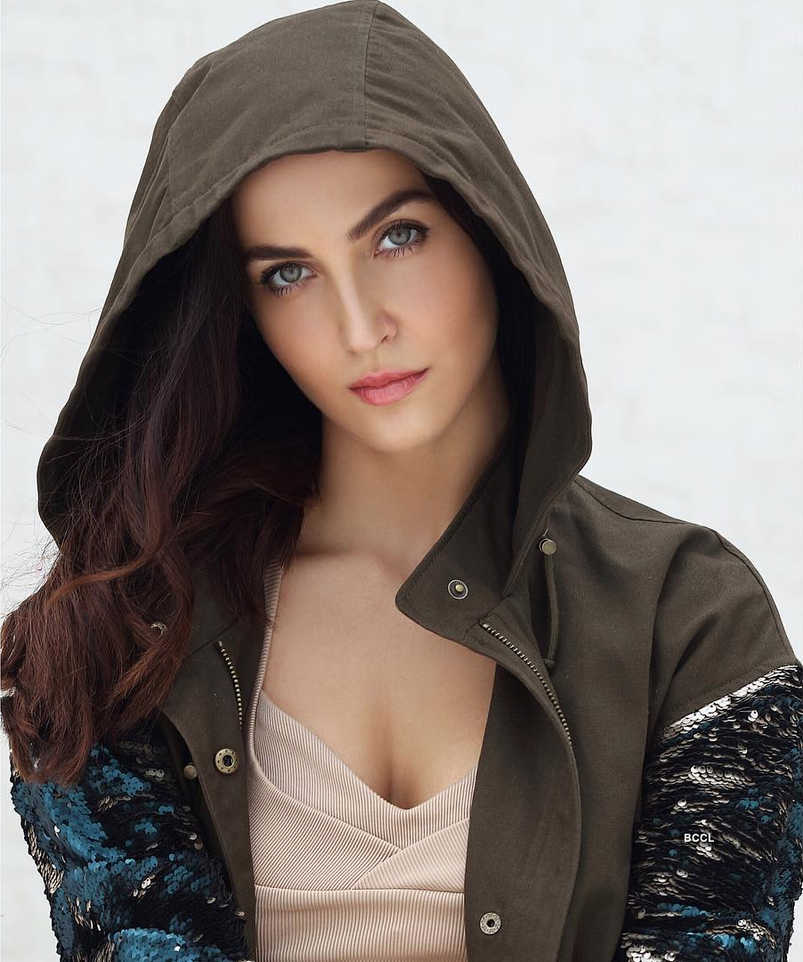 Hot Sexy Elli Avrram
