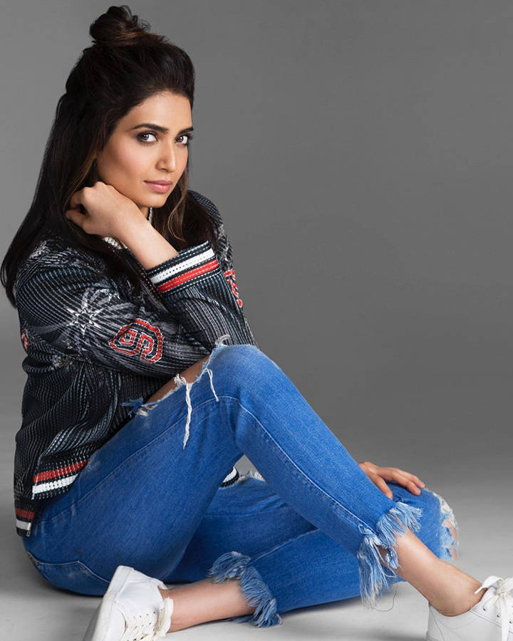 Karishma Tanna Latest Hot