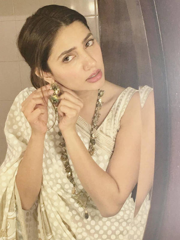 Hot Sexy Mahira Khan