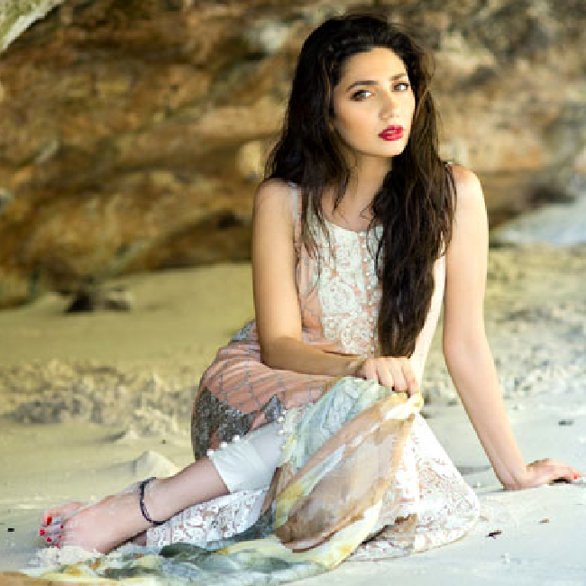 Hot Sexy Mahira Khan