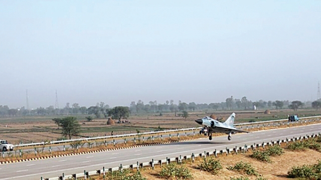 22 HIGHWAY STRETCHES PAN-INDIA MAY DOUBLE UP AS AIRSTRIPS