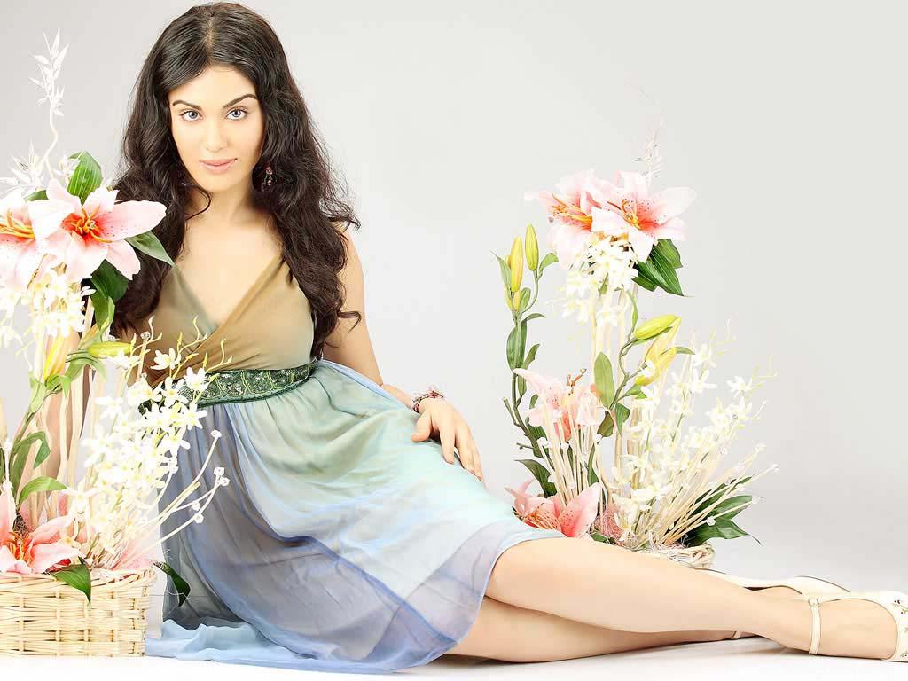ADAH SHARMA SIZZLING HOT PHOTOSHOOT IN BIKINI