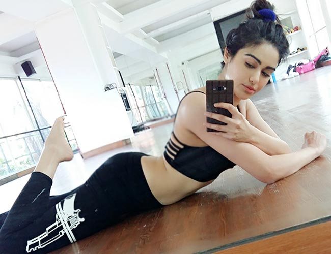 Adah Sharma Wallpapers