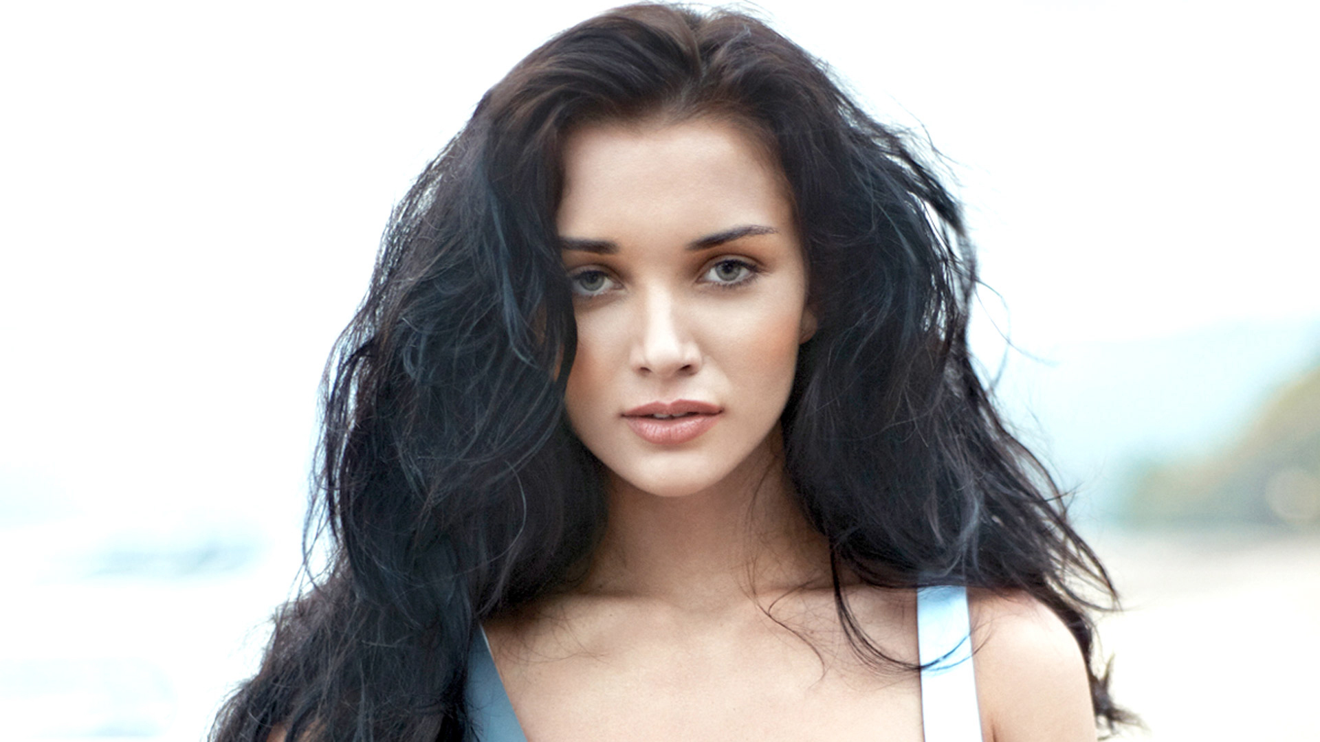 Amy Jackson Hot Wallpaper