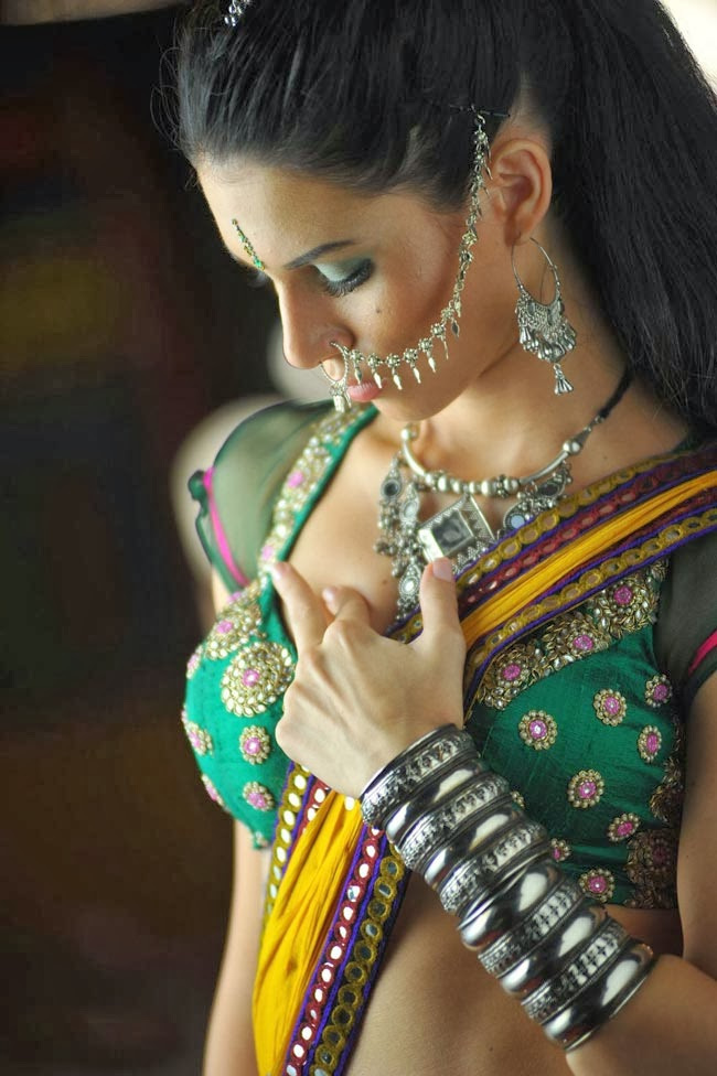 Seducing Gabriela Bertante Still doing Item Songs in Bollywood 