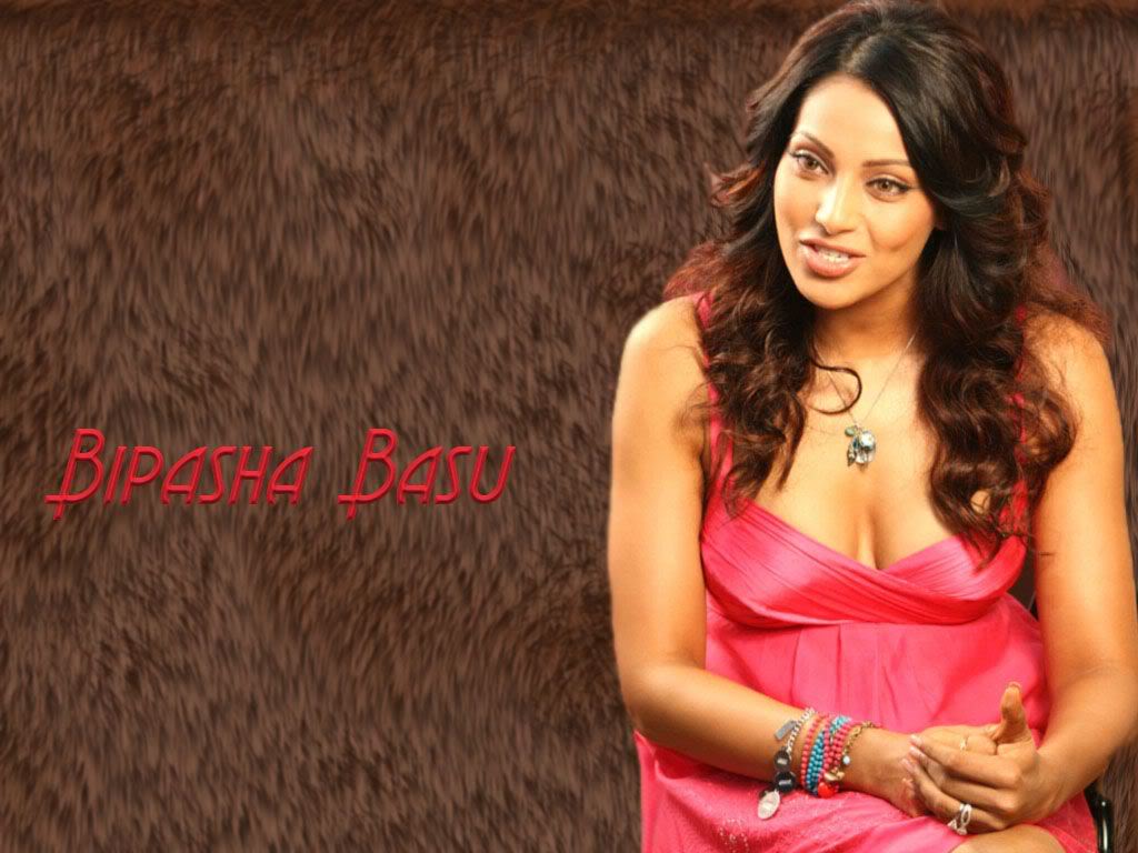 Hottest Bollywood Actress Cleavage Pics