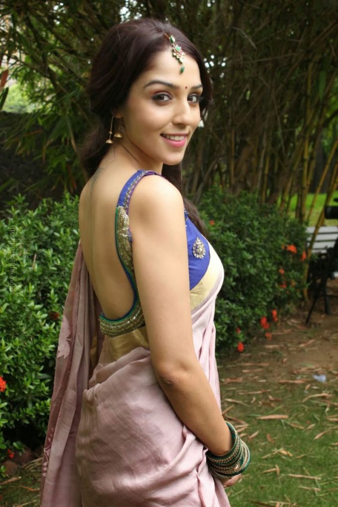 Lekha Washington Hottest Female anchors IPL