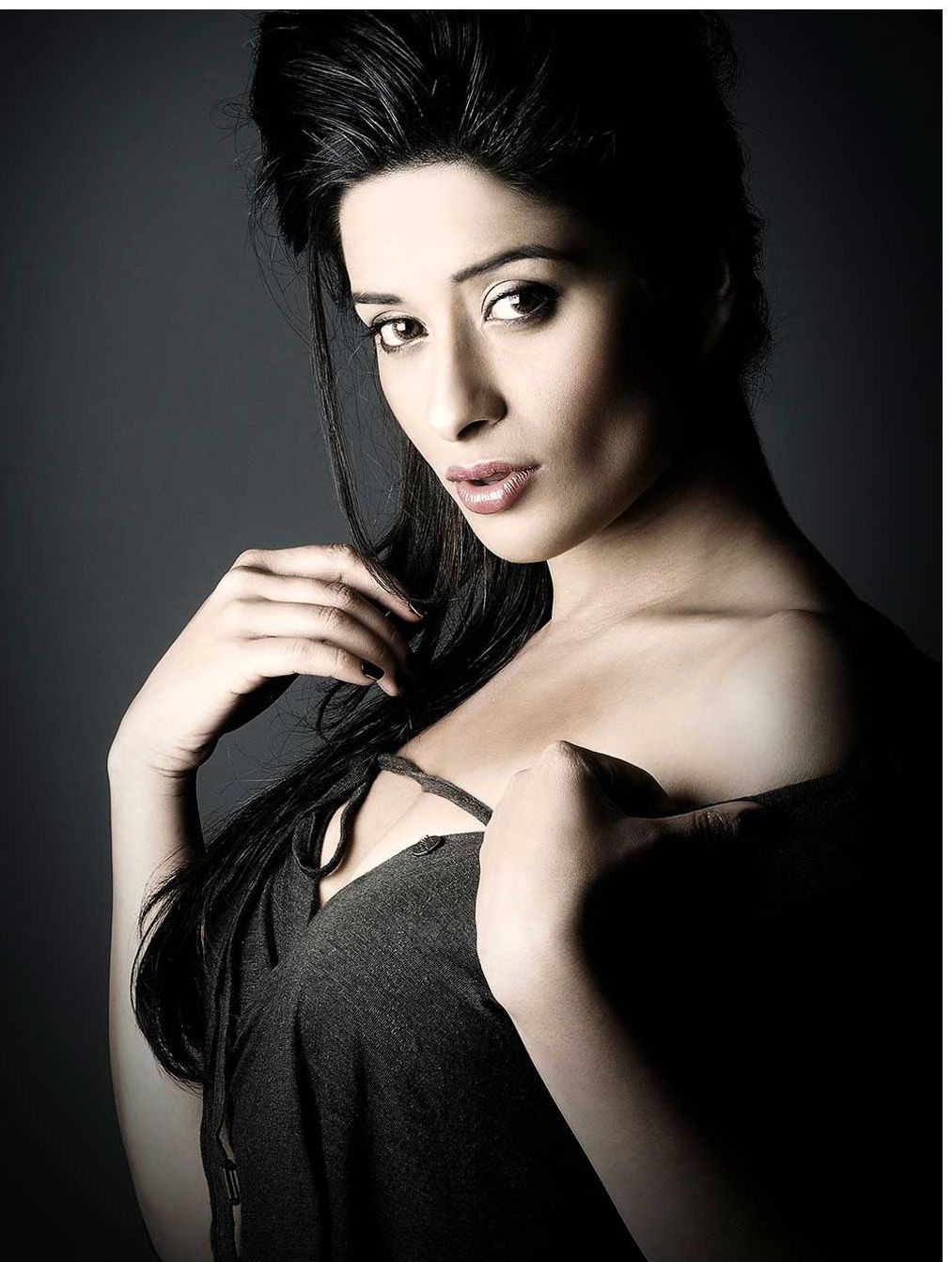 MADHUURIMA LATEST SEXY HD PHOTOSHOOT IN SWIMSUIT 