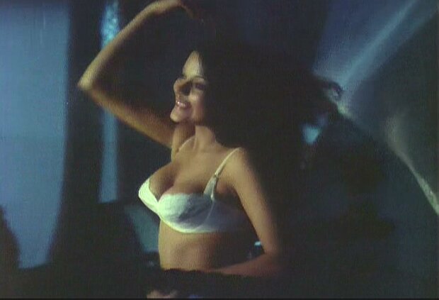 Most Controversial and Shocking Pics of Bollywood Actress