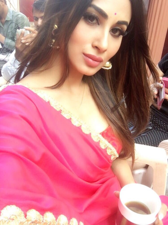Mouni Roy  Wallpapers