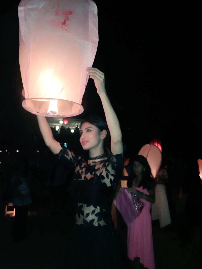 Mouni Roy  Wallpapers