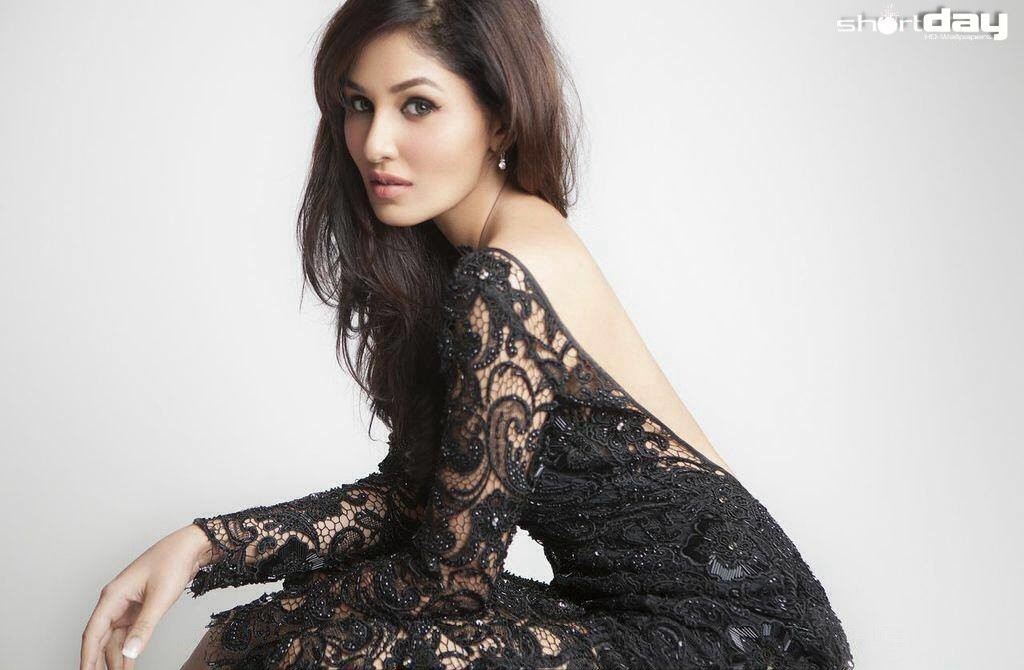 Ouch actress Pooja Chopra HD Wallpaper