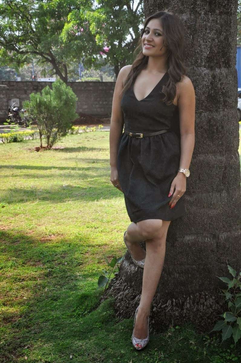 Prabhjeet Kaur Hot Unseen Bikini Pictures