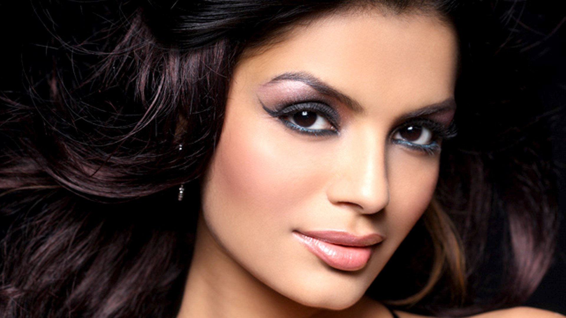 SONALI RAUT UNSEEN SEXY PHOTOS AND WALLPAPERS GALLERY