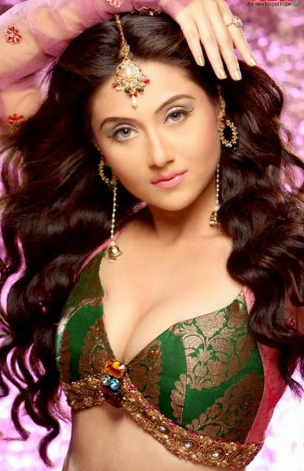 SWASTIKA MUKHERJEE HOT PHOTOS