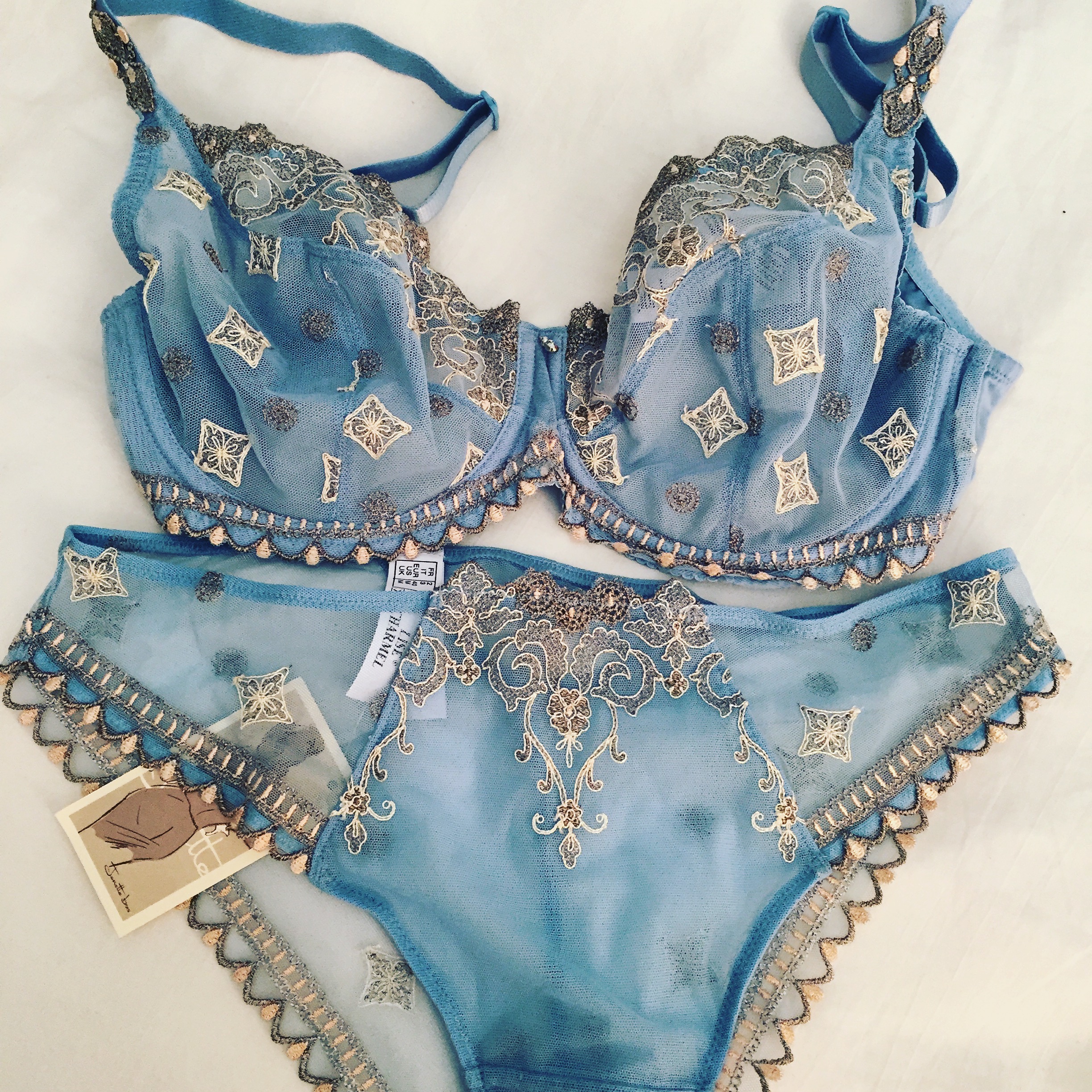Tips To Buy Bridal Lingerie & Nightwear