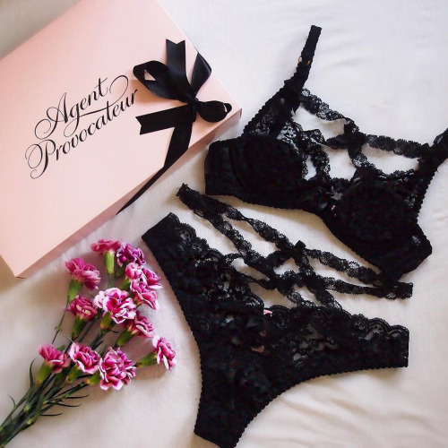 Tips To Buy Bridal Lingerie & Nightwear