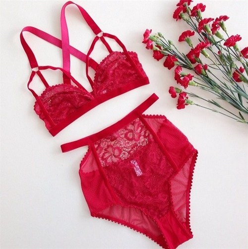 Tips To Buy Bridal Lingerie & Nightwear