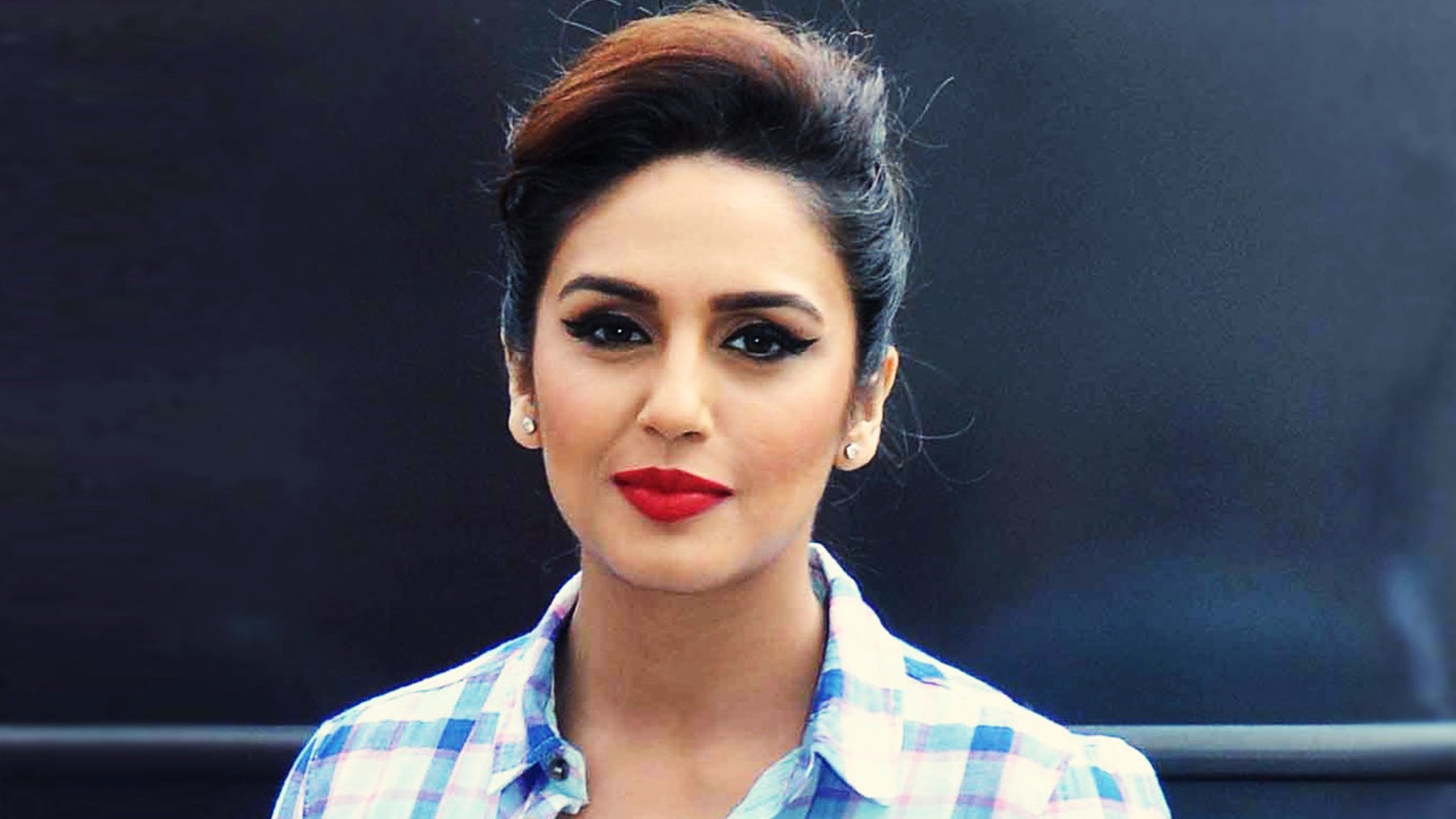 Hottest Unmarried Bollywood Actresses