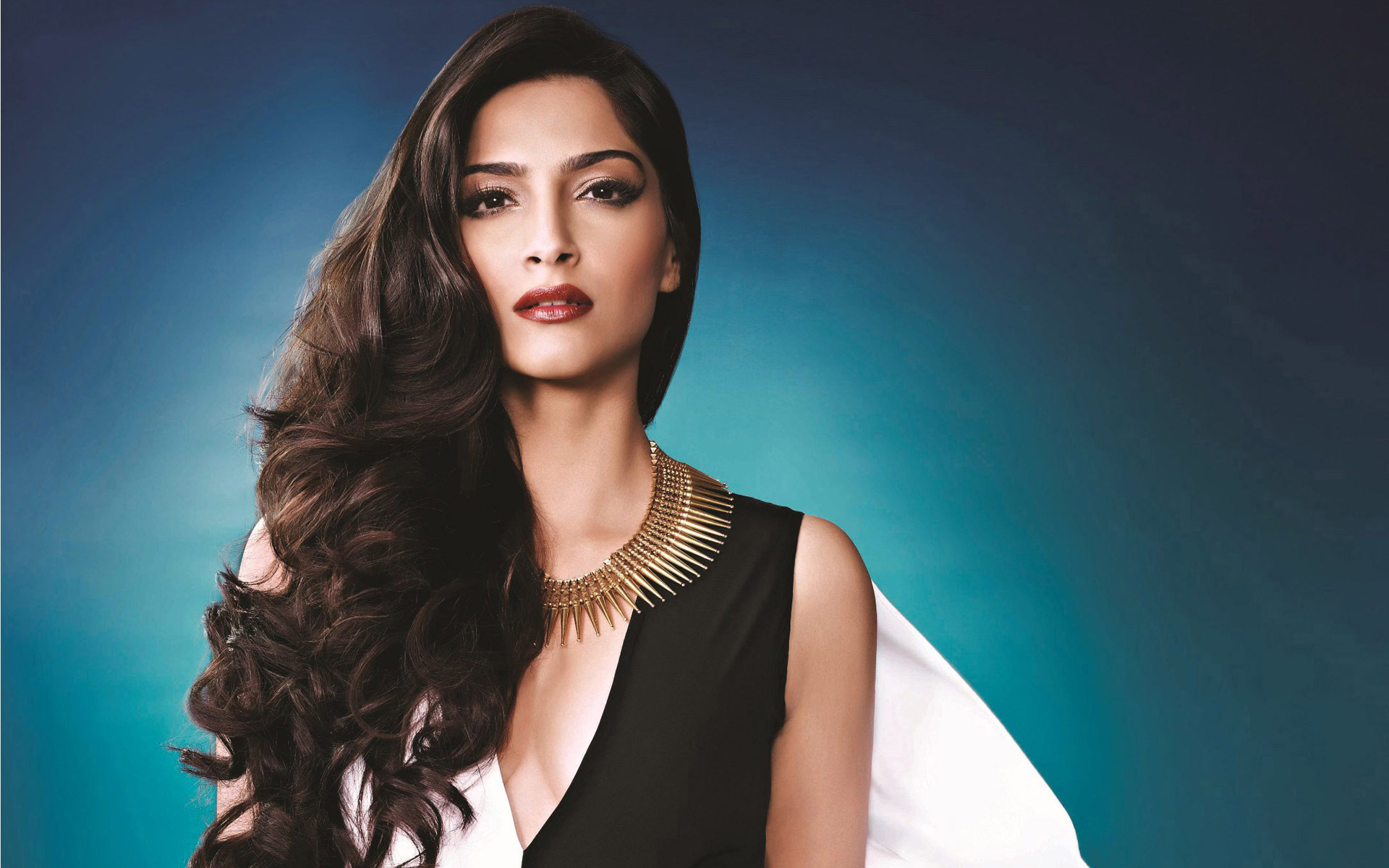 Hottest Unmarried Bollywood Actresses