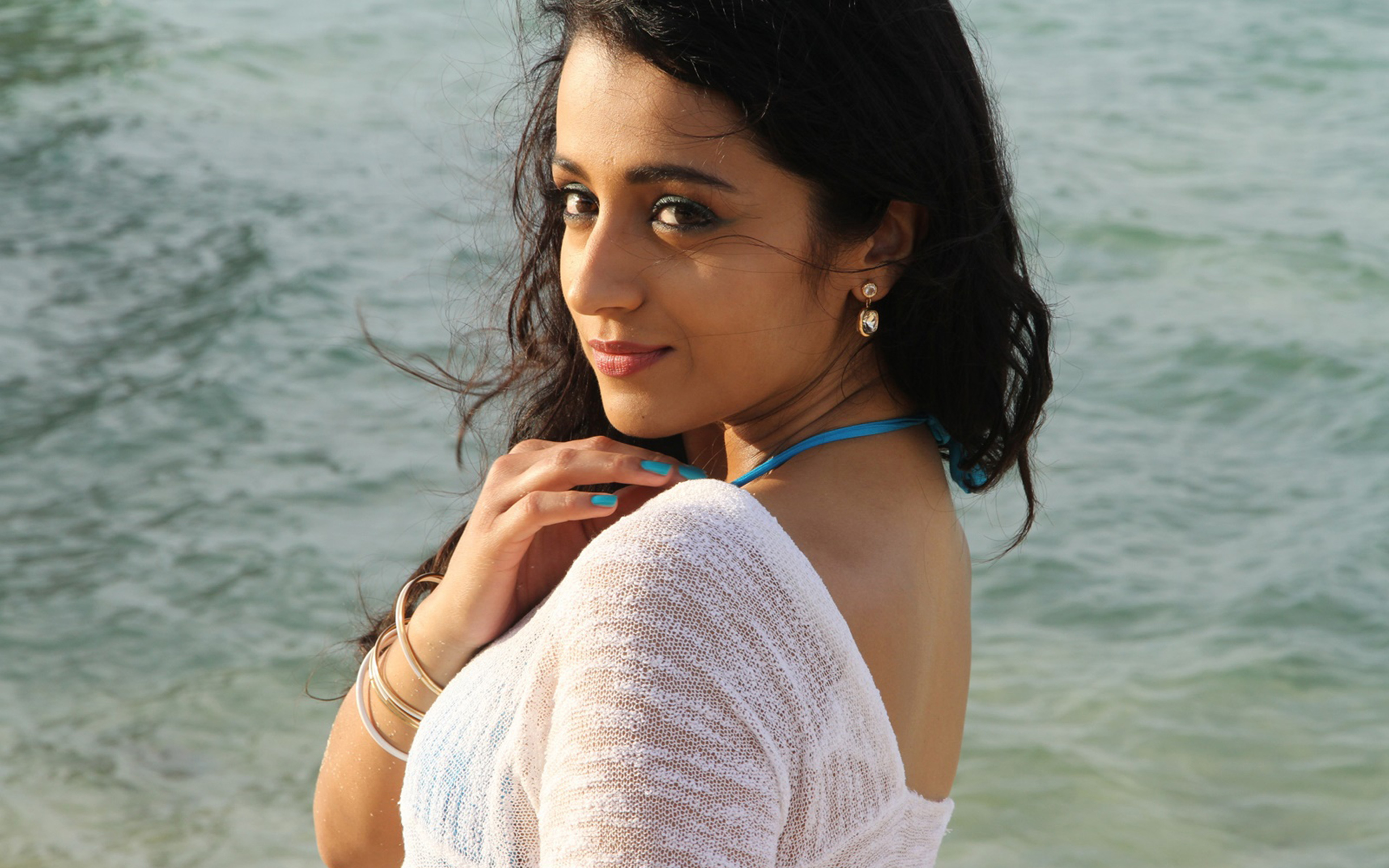 Trisha Krishnan Hot HD Wallpapers